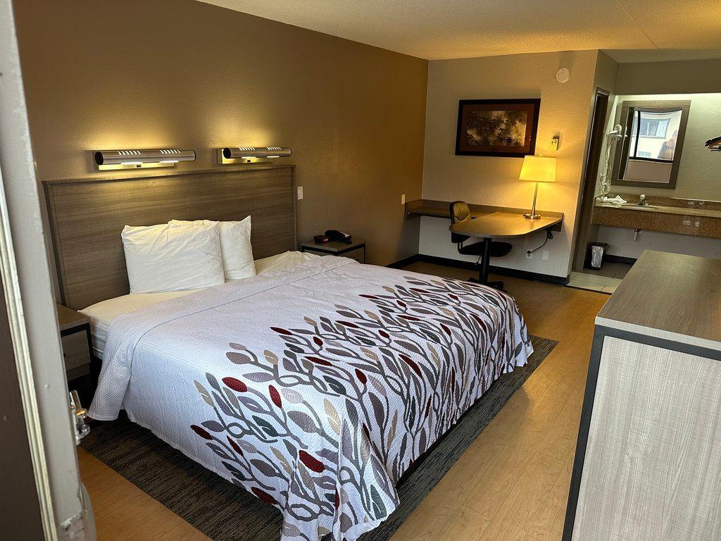 Red Roof Inn Detroit - Royal Oak/Мадисон-Хайтс Экстерьер фото